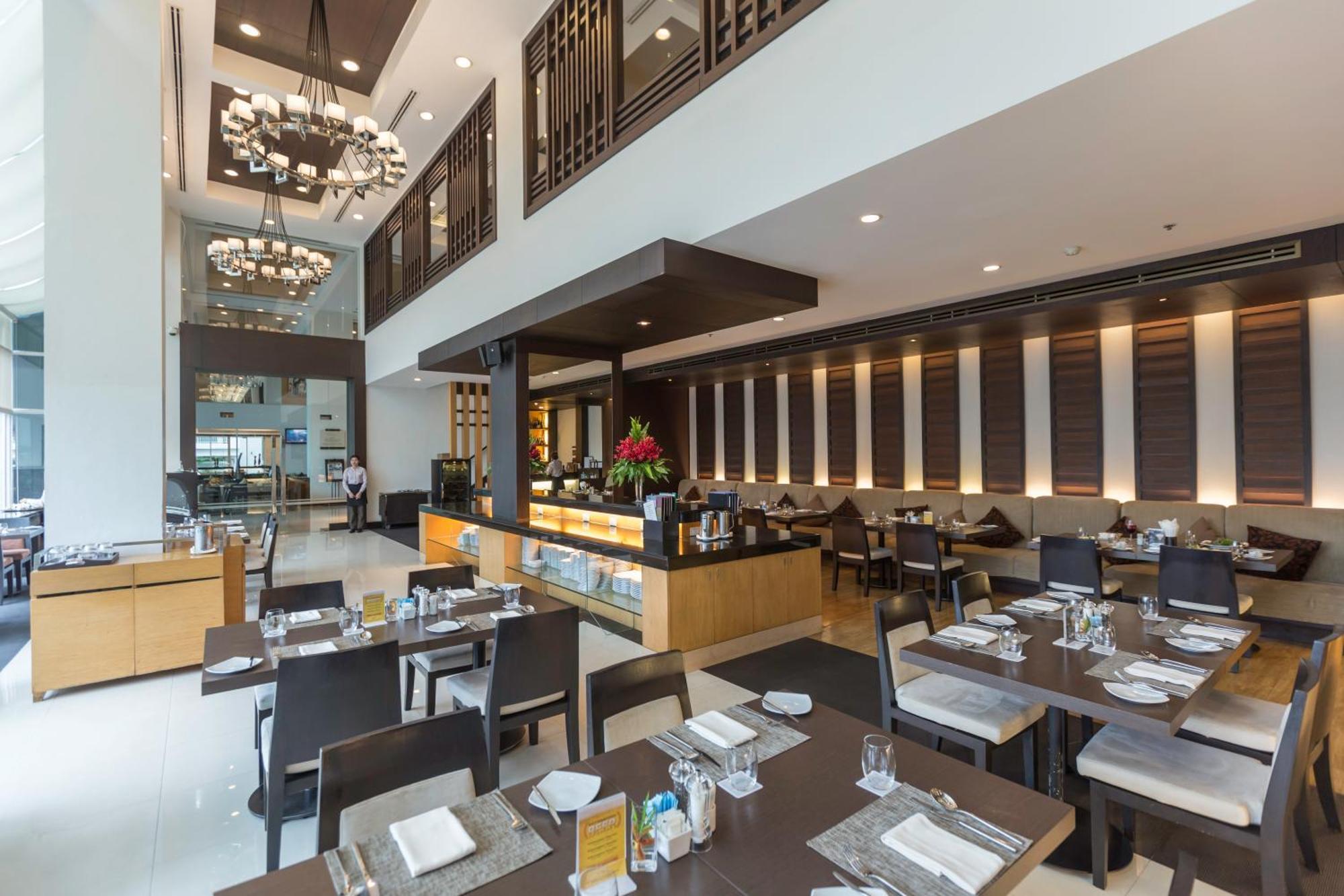Kantary Hotel Kabinburi Екстериор снимка