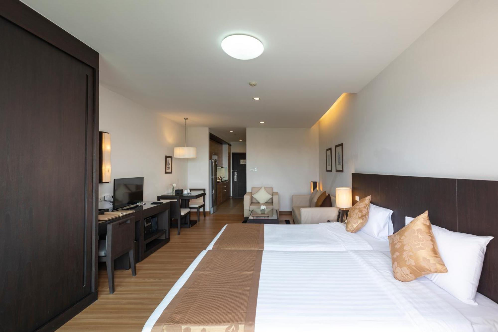 Kantary Hotel Kabinburi Екстериор снимка