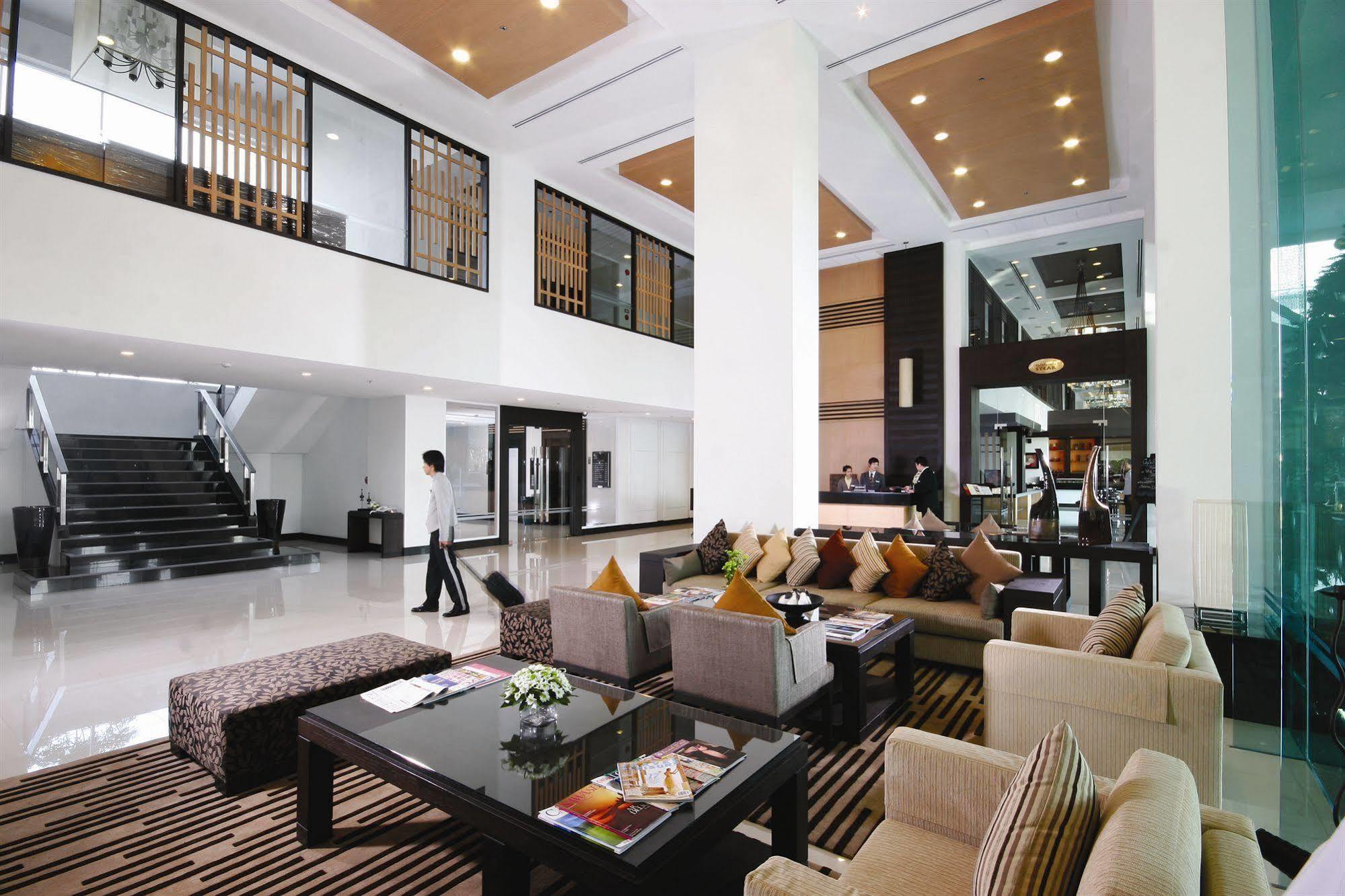 Kantary Hotel Kabinburi Екстериор снимка