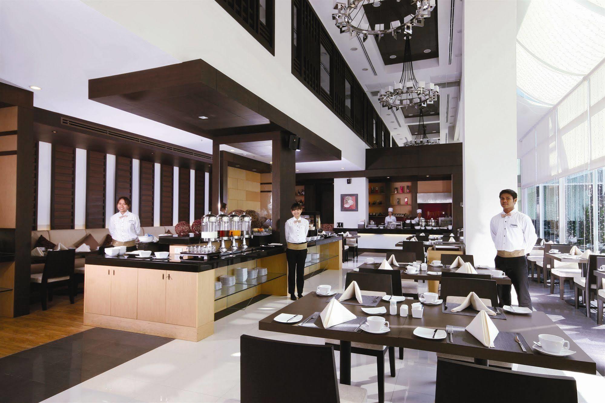 Kantary Hotel Kabinburi Екстериор снимка