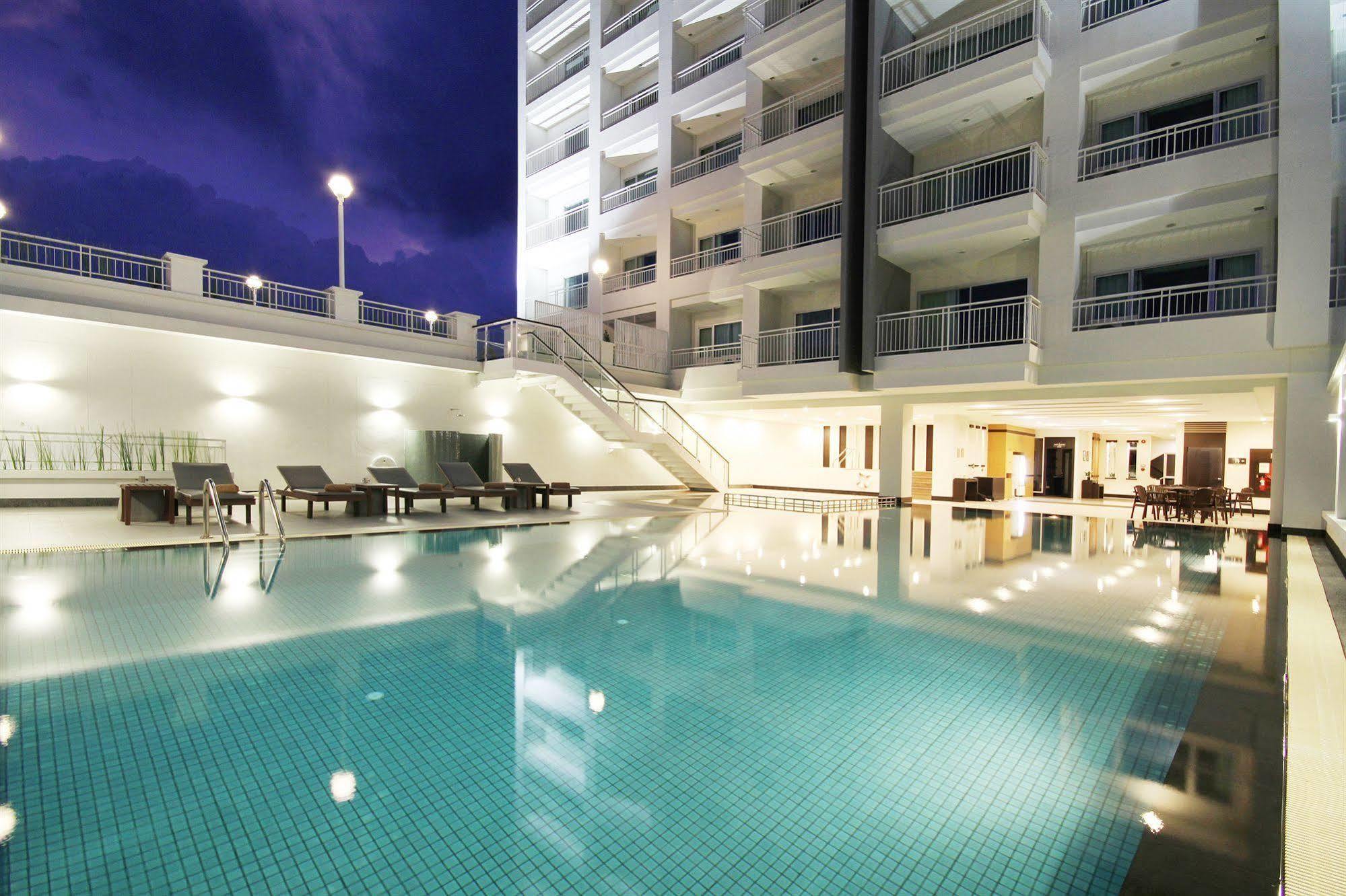 Kantary Hotel Kabinburi Екстериор снимка
