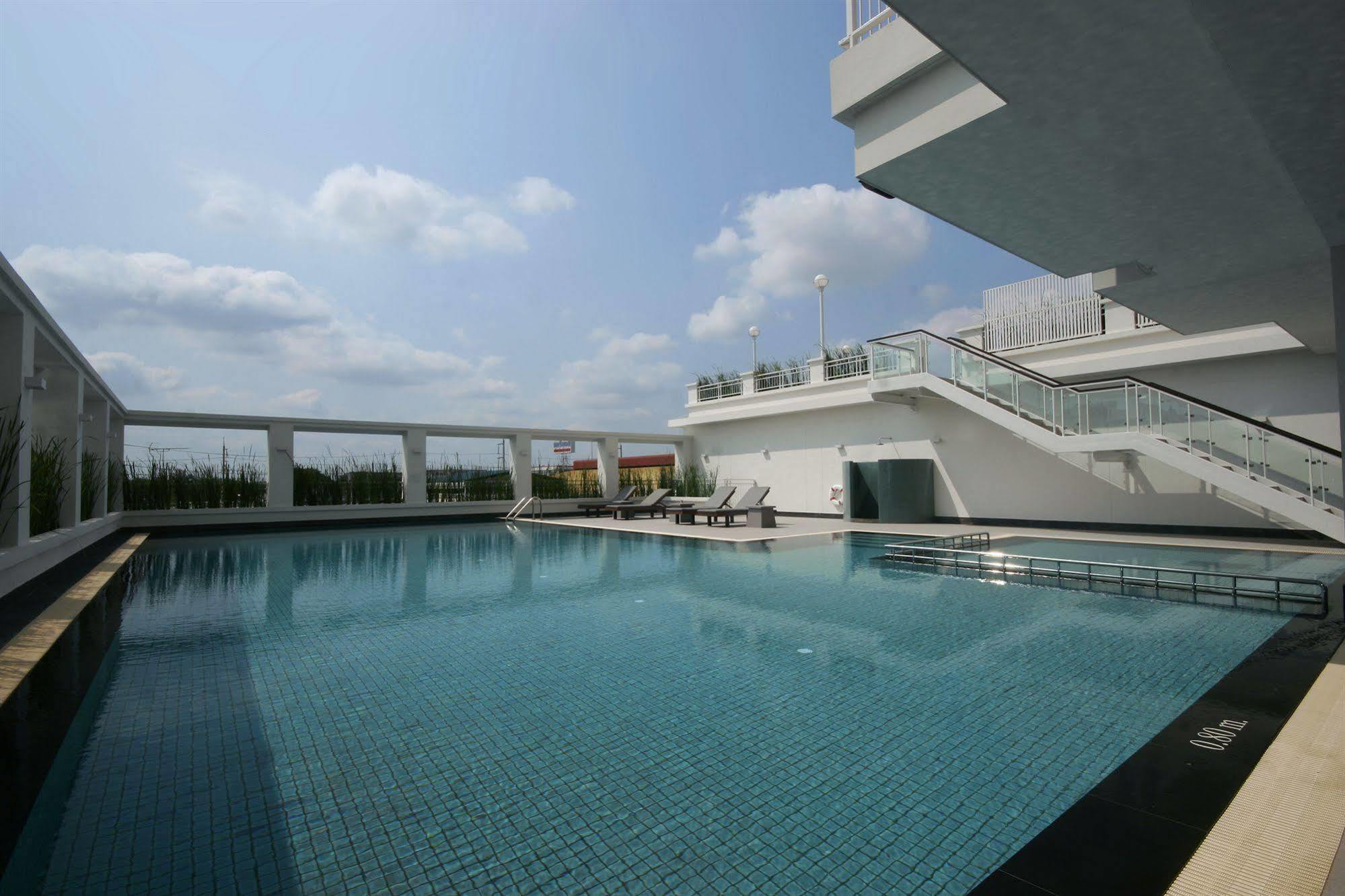 Kantary Hotel Kabinburi Екстериор снимка