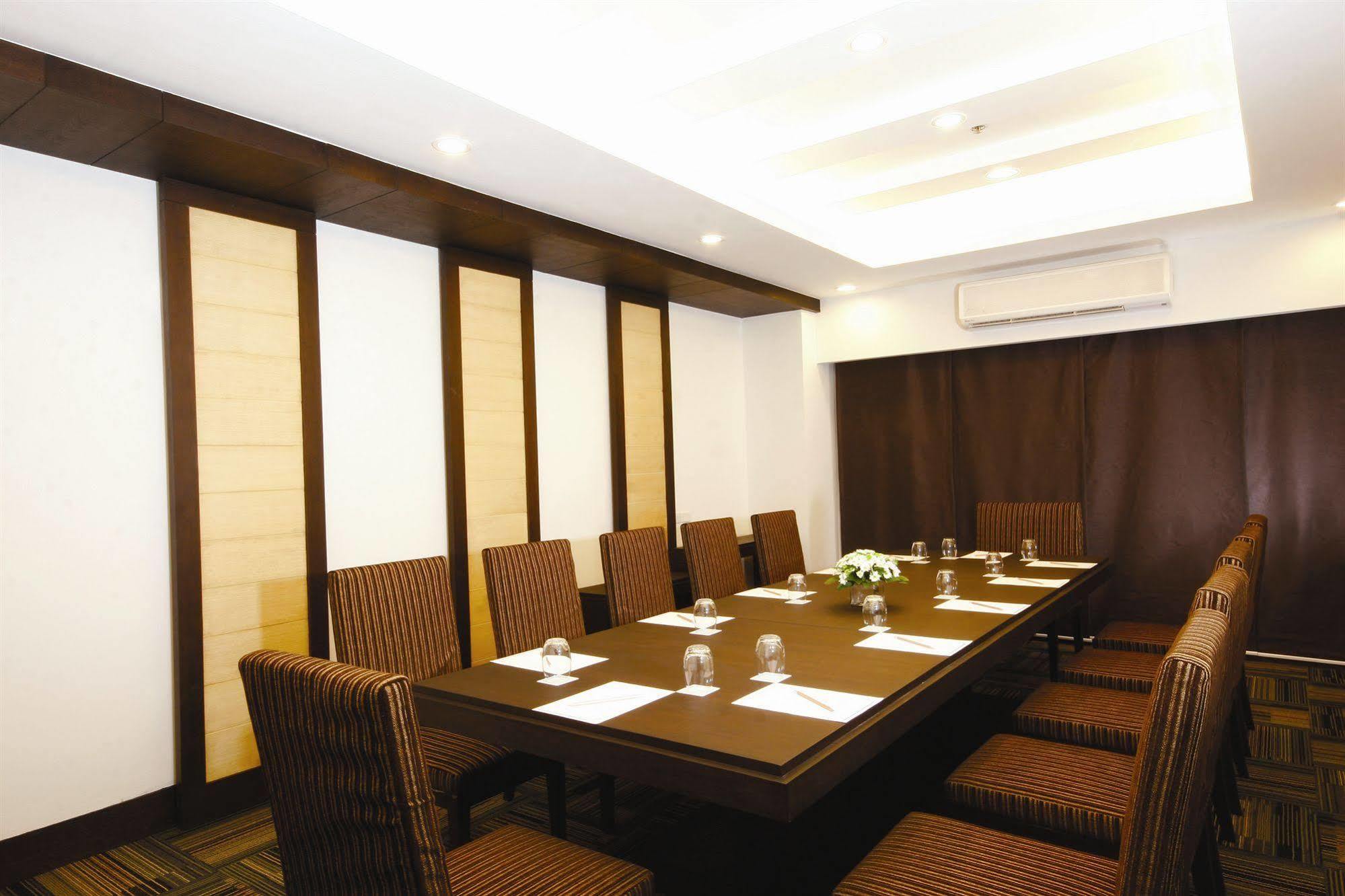 Kantary Hotel Kabinburi Екстериор снимка